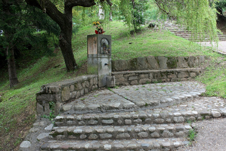 4. Capella de la Mare de Déu de Montserrat - Font de la Moreneta